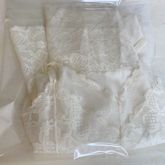 T8 Vintage Vanity Fair slip for dresses creamy white size small - Picture 13 of 14